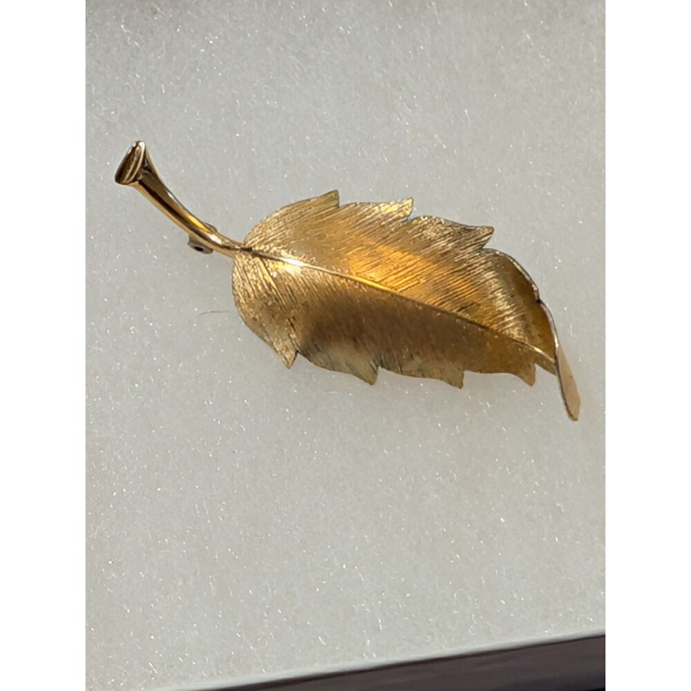Vintage Gold Tone Brushed Textured Leaf Brooch Pin – 2.25” Mid Century Costume
